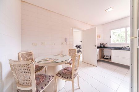 Apartamento à venda com 134m², 3 quartos e 2 vagas Apartamento à venda com 134m², 3 quartos e 2 vagasCozinha