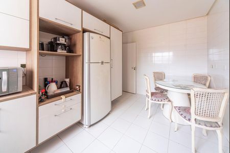 Apartamento à venda com 134m², 3 quartos e 2 vagas Apartamento à venda com 134m², 3 quartos e 2 vagasCozinha