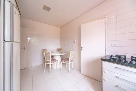Apartamento à venda com 134m², 3 quartos e 2 vagas Apartamento à venda com 134m², 3 quartos e 2 vagasCozinha