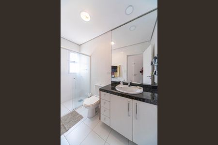 Apartamento à venda com 134m², 3 quartos e 2 vagas Apartamento à venda com 134m², 3 quartos e 2 vagasBanheiro do Quarto 1