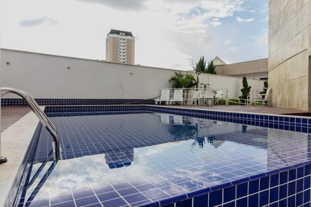 Apartamento à venda com 134m², 3 quartos e 2 vagas Apartamento à venda com 134m², 3 quartos e 2 vagasÁrea comum - Piscina