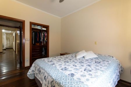 Casa de condomínio à venda com 402m², 3 quartos e 4 vagasSuíte 1