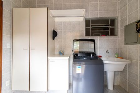 Casa de condomínio à venda com 402m², 3 quartos e 4 vagasÁrea de Serviço