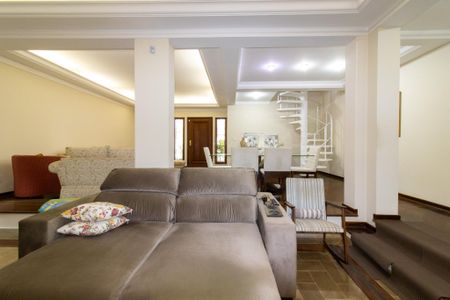 Casa de condomínio à venda com 402m², 3 quartos e 4 vagasSala