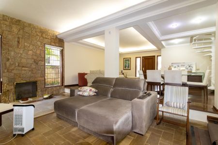 Casa de condomínio à venda com 402m², 3 quartos e 4 vagasSala