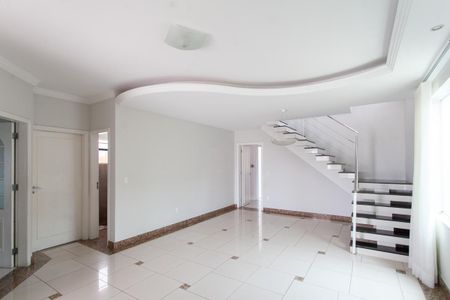 Casa de condomínio para alugar com 310m², 3 quartos e 4 vagas Casa de condomínio para alugar com 310m², 3 quartos e 4 vagasSala 4