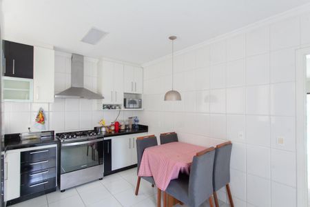 Casa de condomínio para alugar com 310m², 3 quartos e 4 vagas Casa de condomínio para alugar com 310m², 3 quartos e 4 vagasCozinha