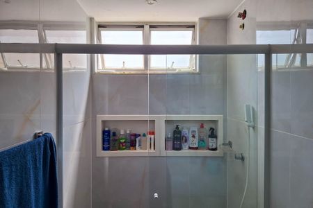 Apartamento à venda com 83m², 2 quartos e 1 vaga Apartamento à venda com 83m², 2 quartos e 1 vagaBanheiro Social