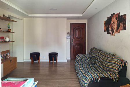 Apartamento à venda com 83m², 2 quartos e 1 vaga Apartamento à venda com 83m², 2 quartos e 1 vagaSala