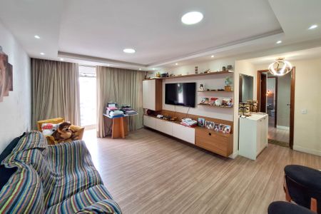Apartamento à venda com 83m², 2 quartos e 1 vaga Apartamento à venda com 83m², 2 quartos e 1 vagaSala