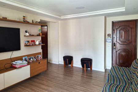 Apartamento à venda com 83m², 2 quartos e 1 vaga Apartamento à venda com 83m², 2 quartos e 1 vagaSala