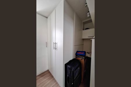 Apartamento à venda com 83m², 2 quartos e 1 vaga Apartamento à venda com 83m², 2 quartos e 1 vagaCloset da suíte 1