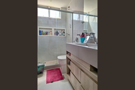 Apartamento à venda com 83m², 2 quartos e 1 vaga Apartamento à venda com 83m², 2 quartos e 1 vagaBanheiro Social