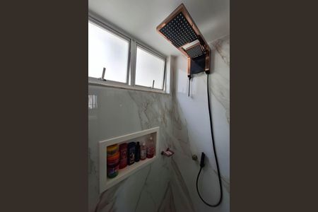 Apartamento à venda com 83m², 2 quartos e 1 vaga Apartamento à venda com 83m², 2 quartos e 1 vagaBanheiro da Suíte 1