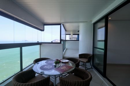 Apartamento para alugar com 190m², 4 quartos e 2 vagas Apartamento para alugar com 190m², 4 quartos e 2 vagasVaranda