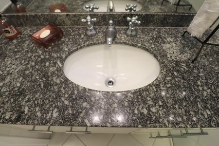 Apartamento para alugar com 190m², 4 quartos e 2 vagas Apartamento para alugar com 190m², 4 quartos e 2 vagasBanheiro Suíte 2