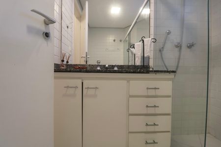 Apartamento para alugar com 190m², 4 quartos e 2 vagas Apartamento para alugar com 190m², 4 quartos e 2 vagasBanheiro Suíte 2