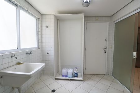 Apartamento para alugar com 190m², 4 quartos e 2 vagas Apartamento para alugar com 190m², 4 quartos e 2 vagasÁrea de Serviço