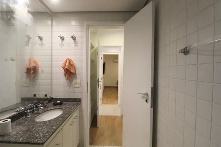 Apartamento para alugar com 190m², 4 quartos e 2 vagas Apartamento para alugar com 190m², 4 quartos e 2 vagasBanheiro Suíte 3