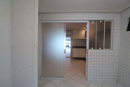 Apartamento para alugar com 190m², 4 quartos e 2 vagas Apartamento para alugar com 190m², 4 quartos e 2 vagasÁrea de Serviço