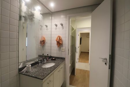 Apartamento para alugar com 190m², 4 quartos e 2 vagas Apartamento para alugar com 190m², 4 quartos e 2 vagasBanheiro Suíte 3