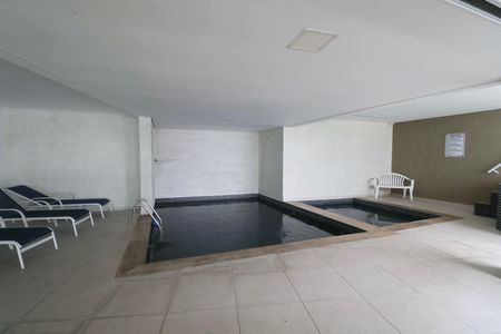 Apartamento para alugar com 190m², 4 quartos e 2 vagas Apartamento para alugar com 190m², 4 quartos e 2 vagasÁrea comum - Piscina