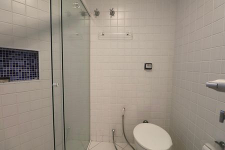 Apartamento para alugar com 190m², 4 quartos e 2 vagas Apartamento para alugar com 190m², 4 quartos e 2 vagasBanheiro Suíte 2