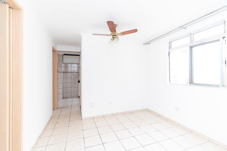 Sala de apartamento para alugar com 2 quartos, 56m² em Conjunto Habitacional Fazenda do Carmo, São Paulo