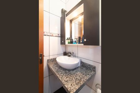 Casa de condomínio à venda com 148m², 3 quartos e 3 vagasBanheiro do Quarto 2