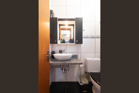 Casa de condomínio à venda com 148m², 3 quartos e 3 vagasBanheiro do Quarto 2