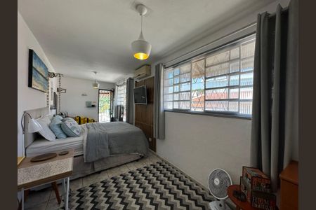 Casa à venda com 240m², 3 quartos e 2 vagasStudio Superior