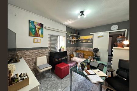 Casa à venda com 240m², 3 quartos e 2 vagasEscritório