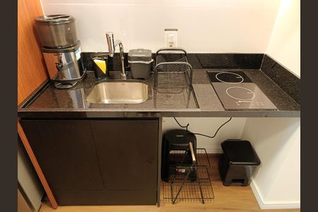 Studio para alugar com 28m², 1 quarto e sem vaga Studio para alugar com 28m², 1 quarto e sem vagaCozinha