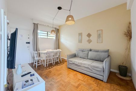Apartamento para alugar com 70m², 2 quartos e 1 vagaSala