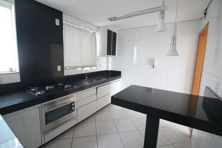 Apartamento à venda com 156m², 3 quartos e 2 vagasCozinha