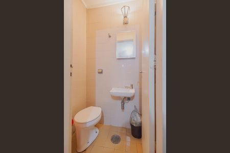 Apartamento à venda com 69m², 2 quartos e 1 vagaÁrea de Serviço - Banheiro