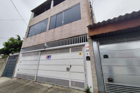 Casa à venda com 168m², 2 quartos e 1 vaga Casa à venda com 168m², 2 quartos e 1 vagaFachada