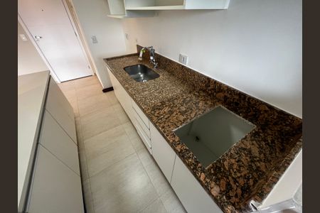 Apartamento à venda com 70m², 2 quartos e 2 vagasCozinha