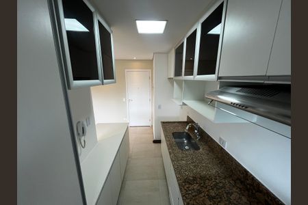 Apartamento à venda com 70m², 2 quartos e 2 vagasCozinha