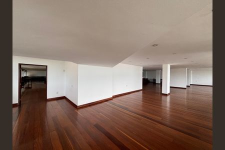 Apartamento à venda com 205m², 4 quartos e 4 vagasÁrea comum - salão de festas