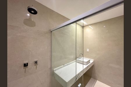 Apartamento à venda com 205m², 4 quartos e 4 vagasBanheiro da Suíte 3