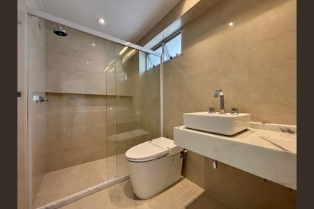 Apartamento à venda com 205m², 4 quartos e 4 vagasBanheiro da Suíte 4