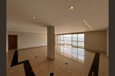 Apartamento à venda com 205m², 4 quartos e 4 vagasSala