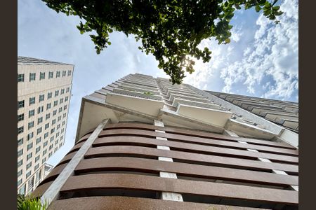 Apartamento à venda com 205m², 4 quartos e 4 vagasFachada