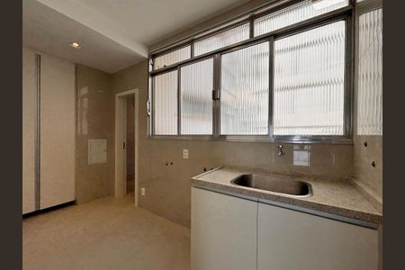 Apartamento à venda com 205m², 4 quartos e 4 vagasÁrea de serviço