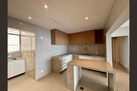 Apartamento à venda com 205m², 4 quartos e 4 vagasCozinha