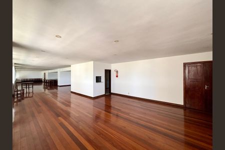 Apartamento à venda com 205m², 4 quartos e 4 vagasÁrea comum - salão de festas