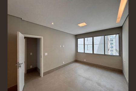 Apartamento à venda com 205m², 4 quartos e 4 vagasSuite 3