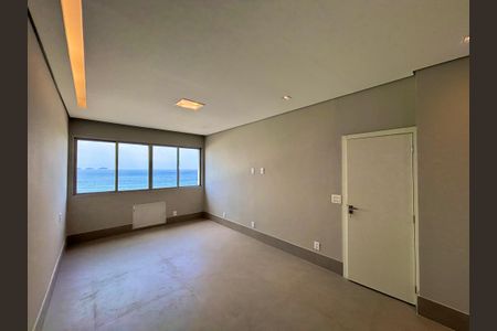 Apartamento à venda com 205m², 4 quartos e 4 vagasSuite 2