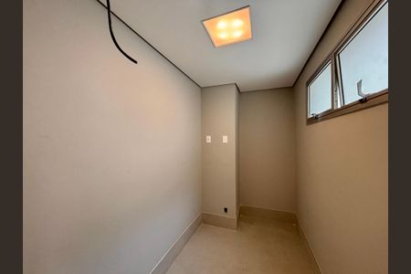 Apartamento à venda com 205m², 4 quartos e 4 vagasQuarto de Serviço